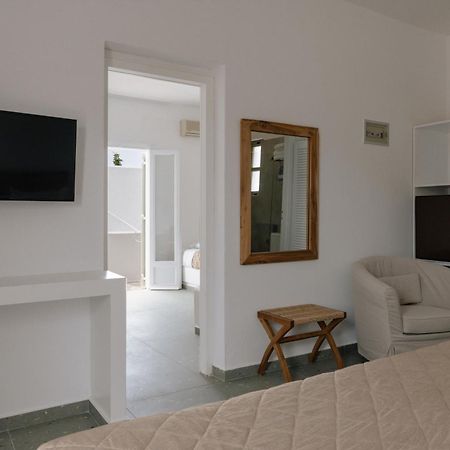 Pnoi Hotel Logaras Eksteriør bilde