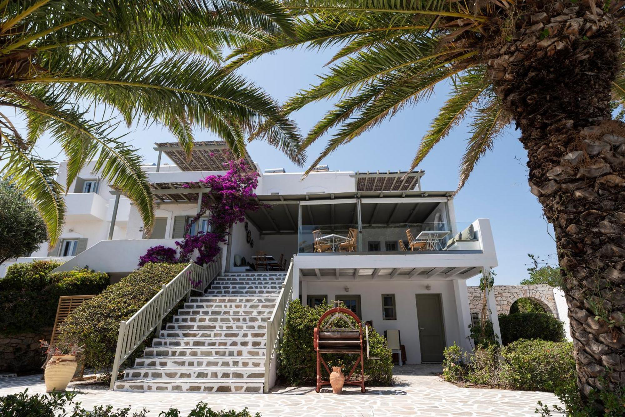 Pnoi Hotel Logaras Eksteriør bilde