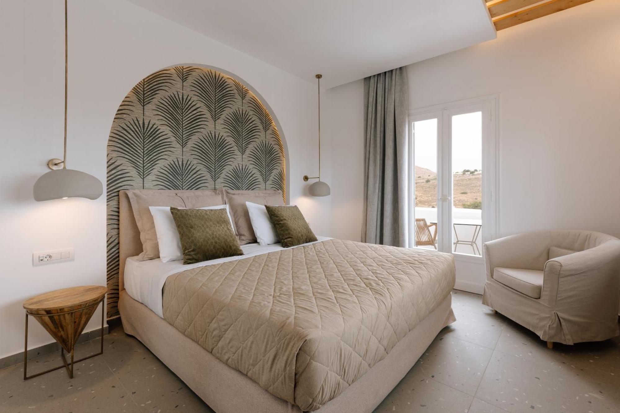 Pnoi Hotel Logaras Eksteriør bilde