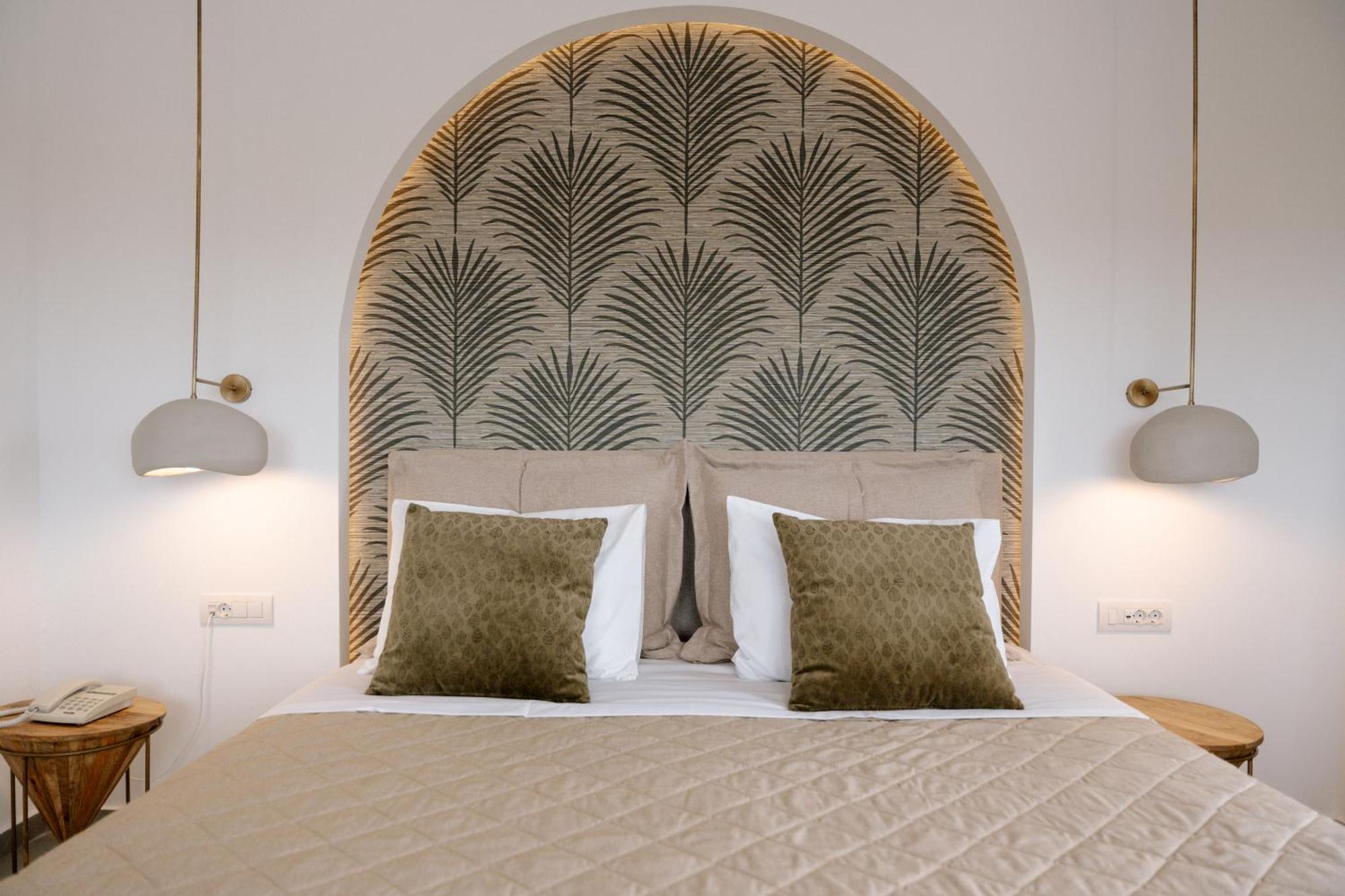 Pnoi Hotel Logaras Eksteriør bilde