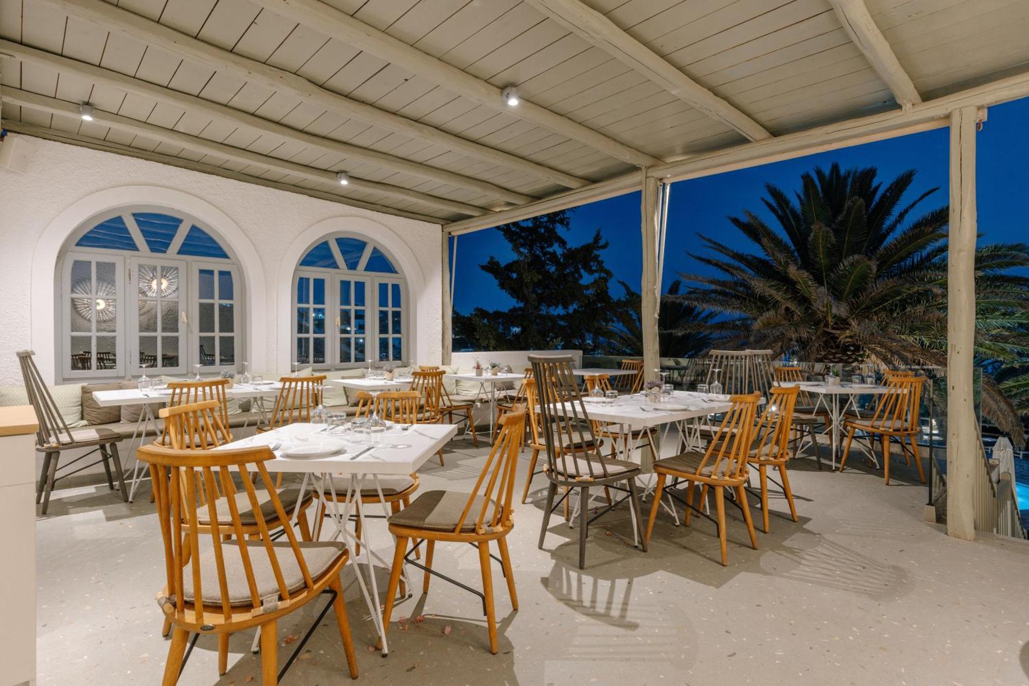 Pnoi Hotel Logaras Eksteriør bilde