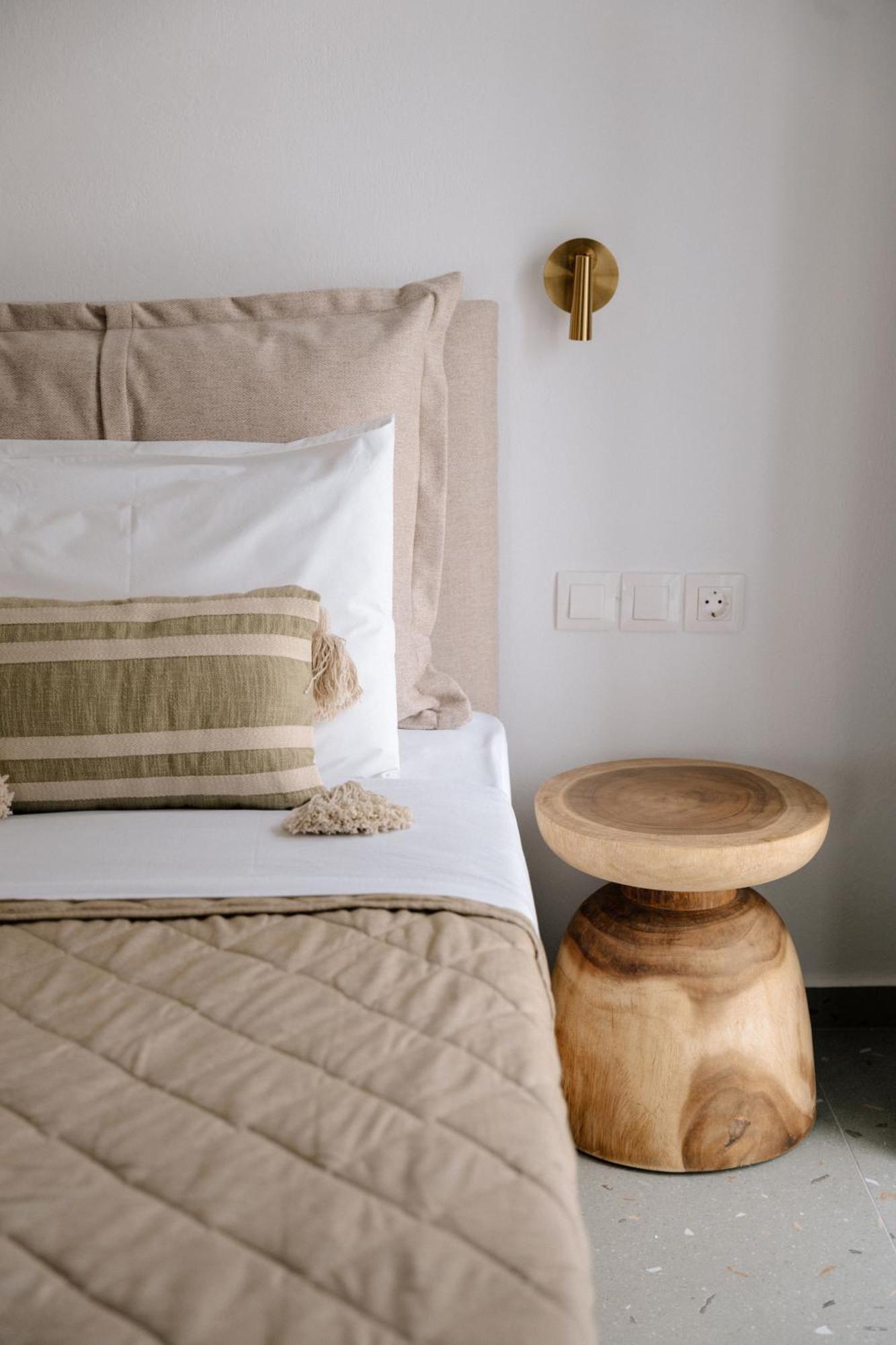 Pnoi Hotel Logaras Eksteriør bilde